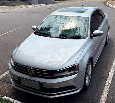 VOLKSWAGEN JETTA 2.0 COMFORTLINE FLEX 4P TIPTRONIC